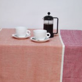 Ray tablecloth in reds